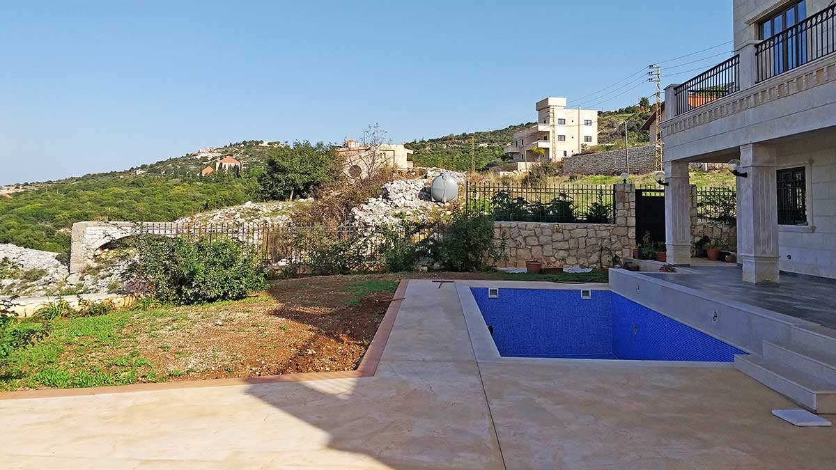 750 sqm villa for sale in jbeil, gharzouz for $900000
